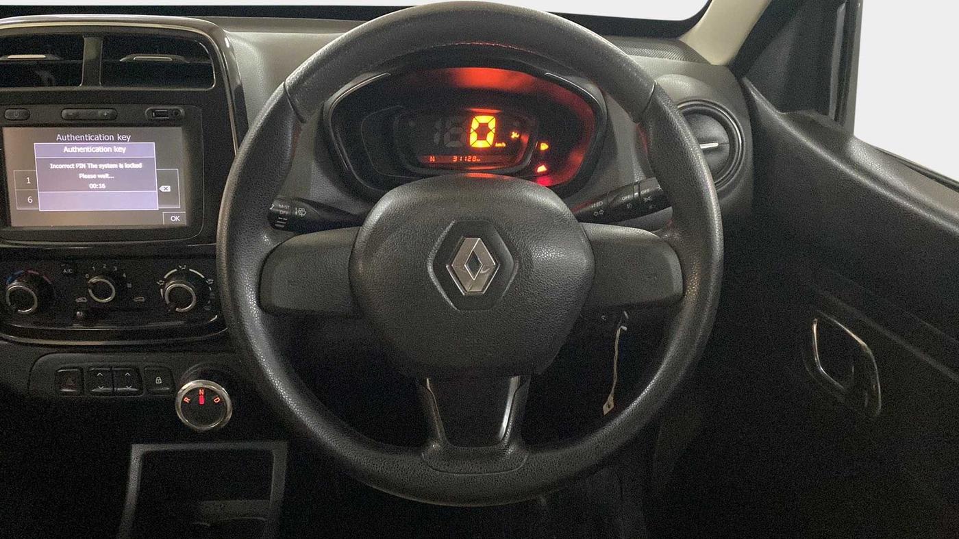 2018 Renault Kwid RXT 1.0 AMT (O), Petrol, Automatic, 31,124 km, Steering Wheel Close Up
