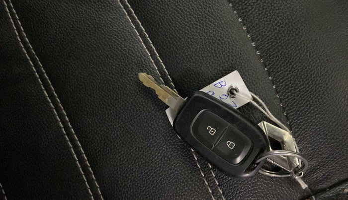 2017 Renault Kwid CLIMBER 1.0 AMT, Petrol, Automatic, 48,937 km, Key Close Up