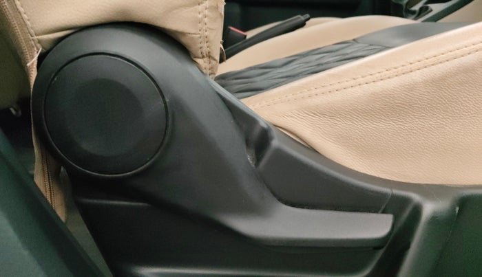 2021 Maruti New Wagon-R LXI CNG (O) 1.0, CNG, Manual, 82,582 km, Driver Side Adjustment Panel