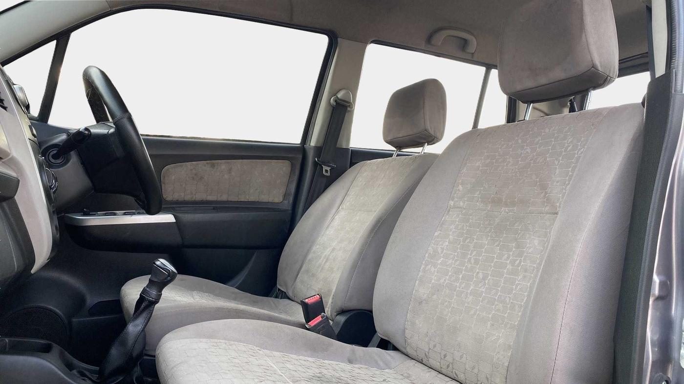 2013 Maruti Wagon R 1.0 VXI, Petrol, Manual, 56,698 km, Right Side Front Door Cabin