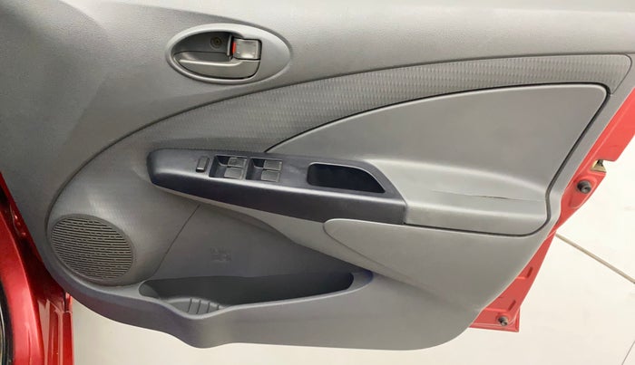 2012 Toyota Etios G, Petrol, Manual, 1,22,817 km, Driver-side door - Trim has minor damage