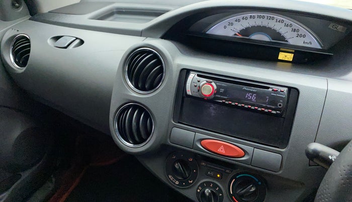 2012 Toyota Etios G, Petrol, Manual, 1,22,817 km, Infotainment system - Reverse camera not working