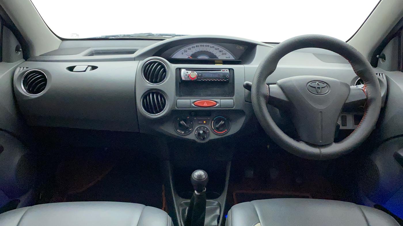 2012 Toyota Etios G, Petrol, Manual, 1,22,817 km, Dashboard