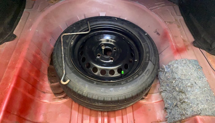 2012 Toyota Etios G, Petrol, Manual, 1,22,817 km, Dicky (Boot door) - Jack missing