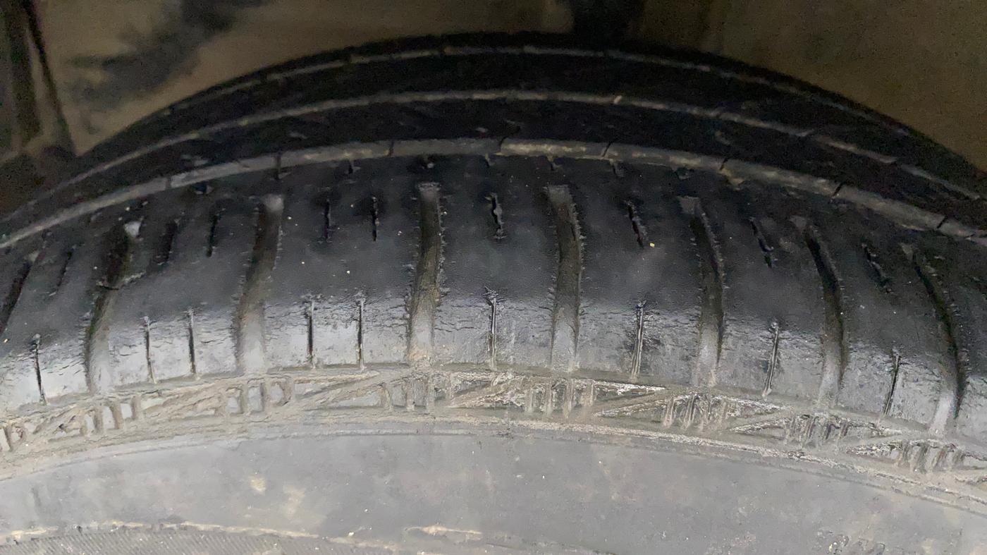 2012 Toyota Etios G, Petrol, Manual, 1,22,817 km, Left Front Tyre Tread