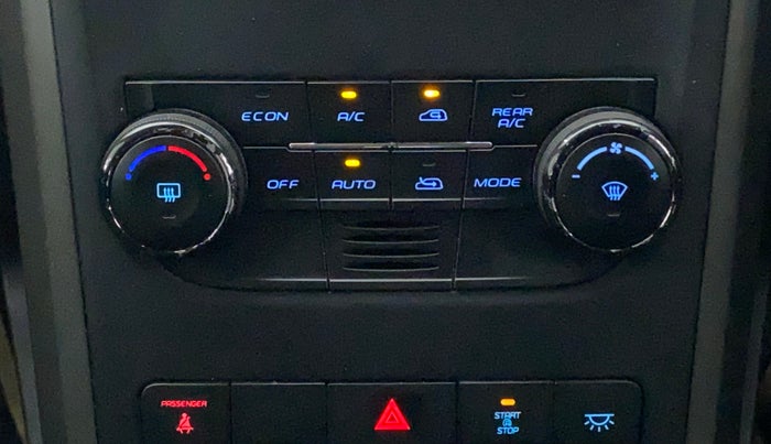 2017 Mahindra XUV500 W10 1.99, Diesel, Manual, 96,874 km, Automatic Climate Control