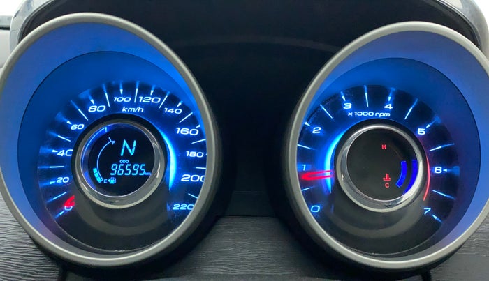 2017 Mahindra XUV500 W10 1.99, Diesel, Manual, 96,874 km, Odometer Image