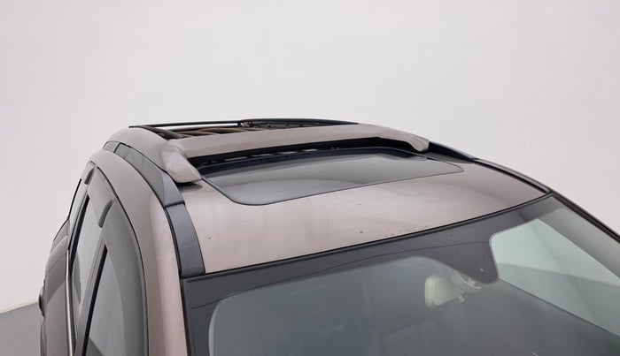 2017 Mahindra XUV500 W10 1.99, Diesel, Manual, 96,874 km, Roof