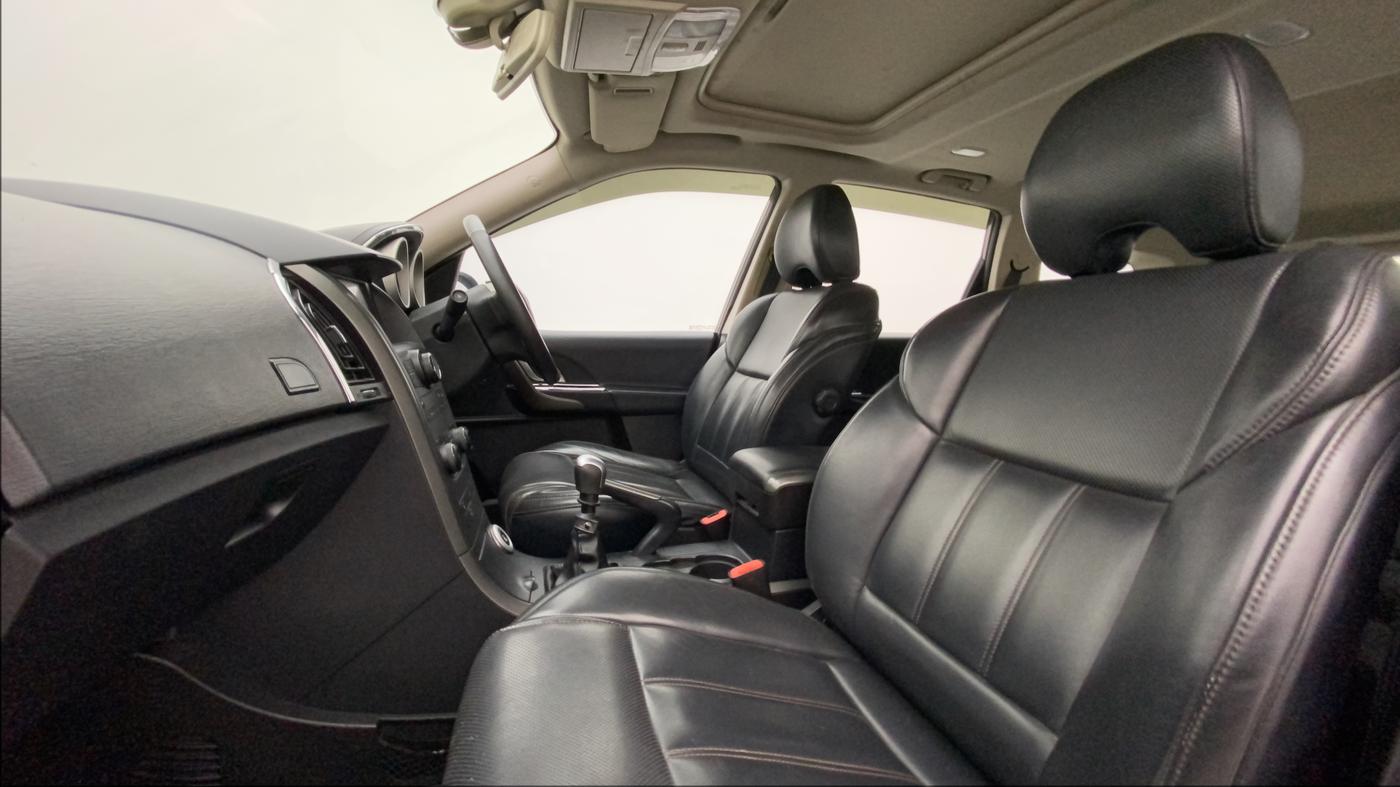 2017 Mahindra XUV500 W10 1.99, Diesel, Manual, 96,874 km, Right Side Front Door Cabin