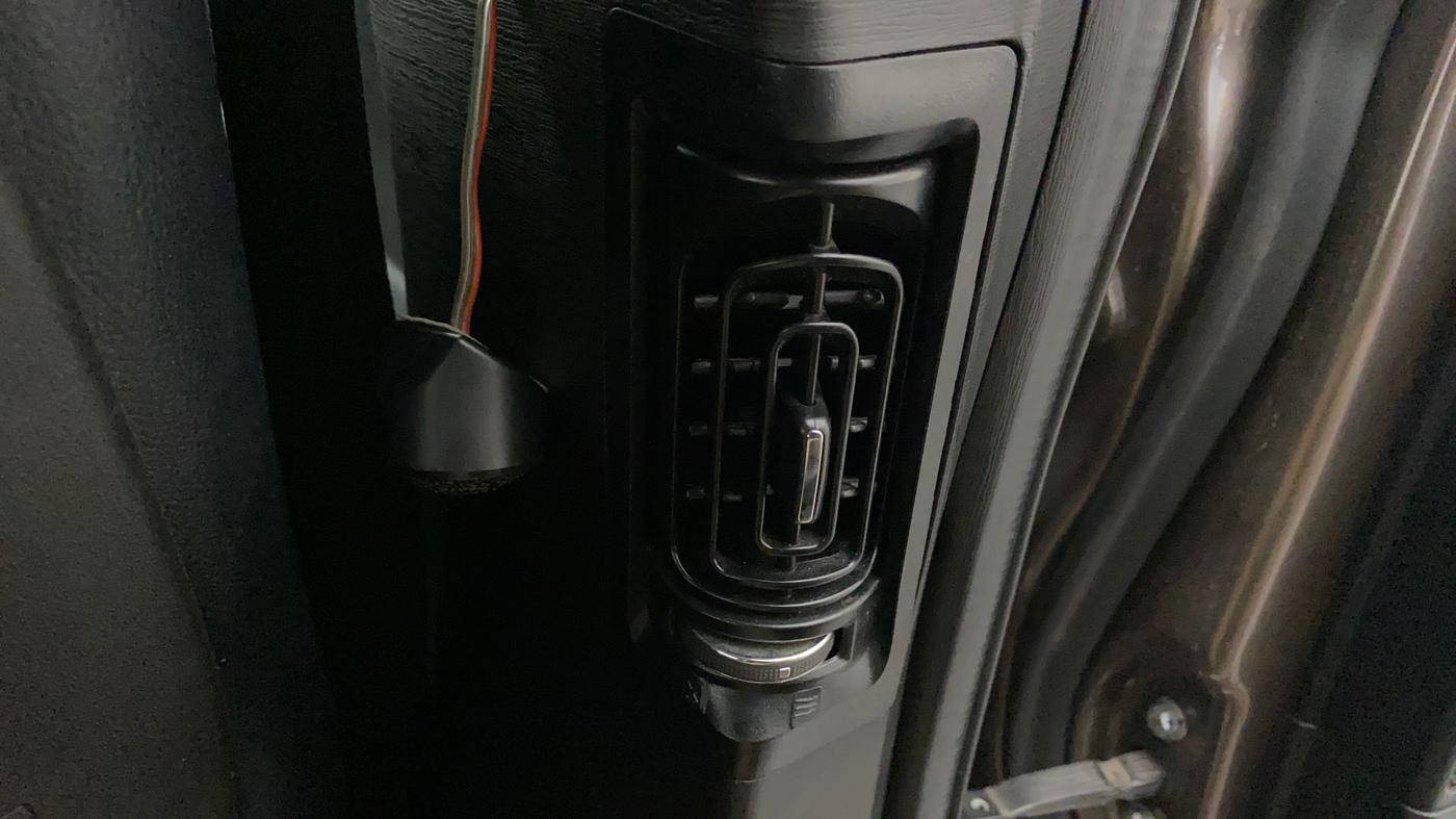 2017 Mahindra XUV500 W10 1.99, Diesel, Manual, 96,874 km, Rear AC Vents