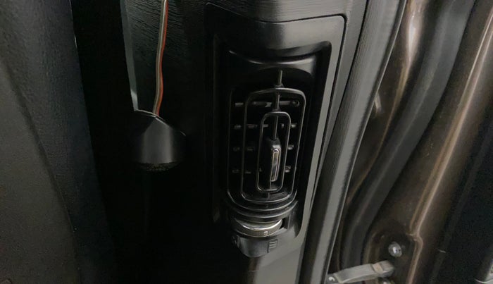 2017 Mahindra XUV500 W10 1.99, Diesel, Manual, 96,874 km, Rear AC Vents