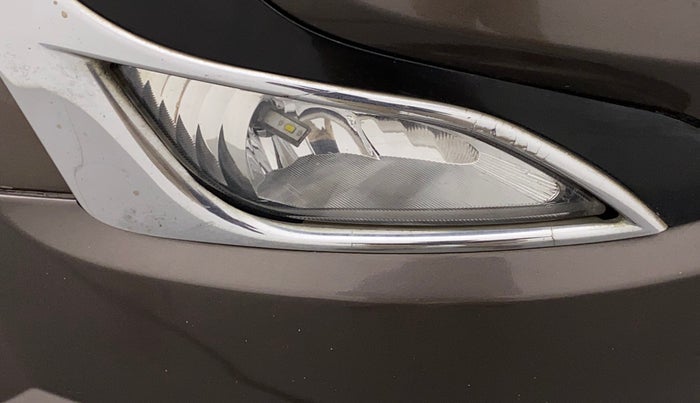 2017 Mahindra XUV500 W10 1.99, Diesel, Manual, 96,874 km, Right fog light - Not working