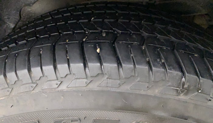 2017 Mahindra XUV500 W10 1.99, Diesel, Manual, 96,874 km, Left Rear Tyre Tread