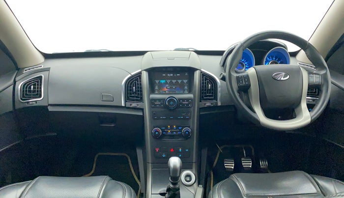 2017 Mahindra XUV500 W10 1.99, Diesel, Manual, 96,874 km, Dashboard