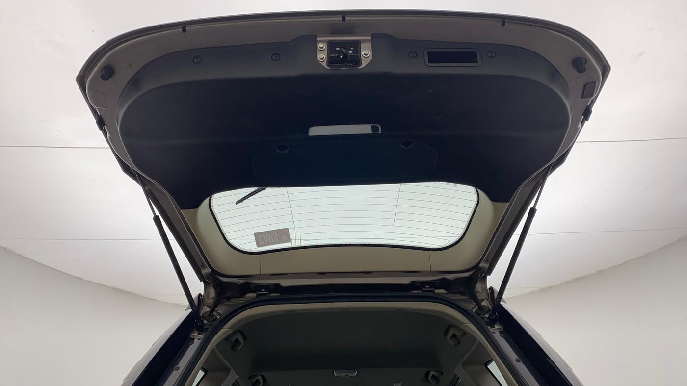 2017 Mahindra XUV500 W10 1.99, Diesel, Manual, 96,874 km, Boot Door Open