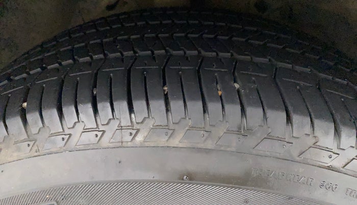 2017 Mahindra XUV500 W10 1.99, Diesel, Manual, 96,874 km, Right Front Tyre Tread