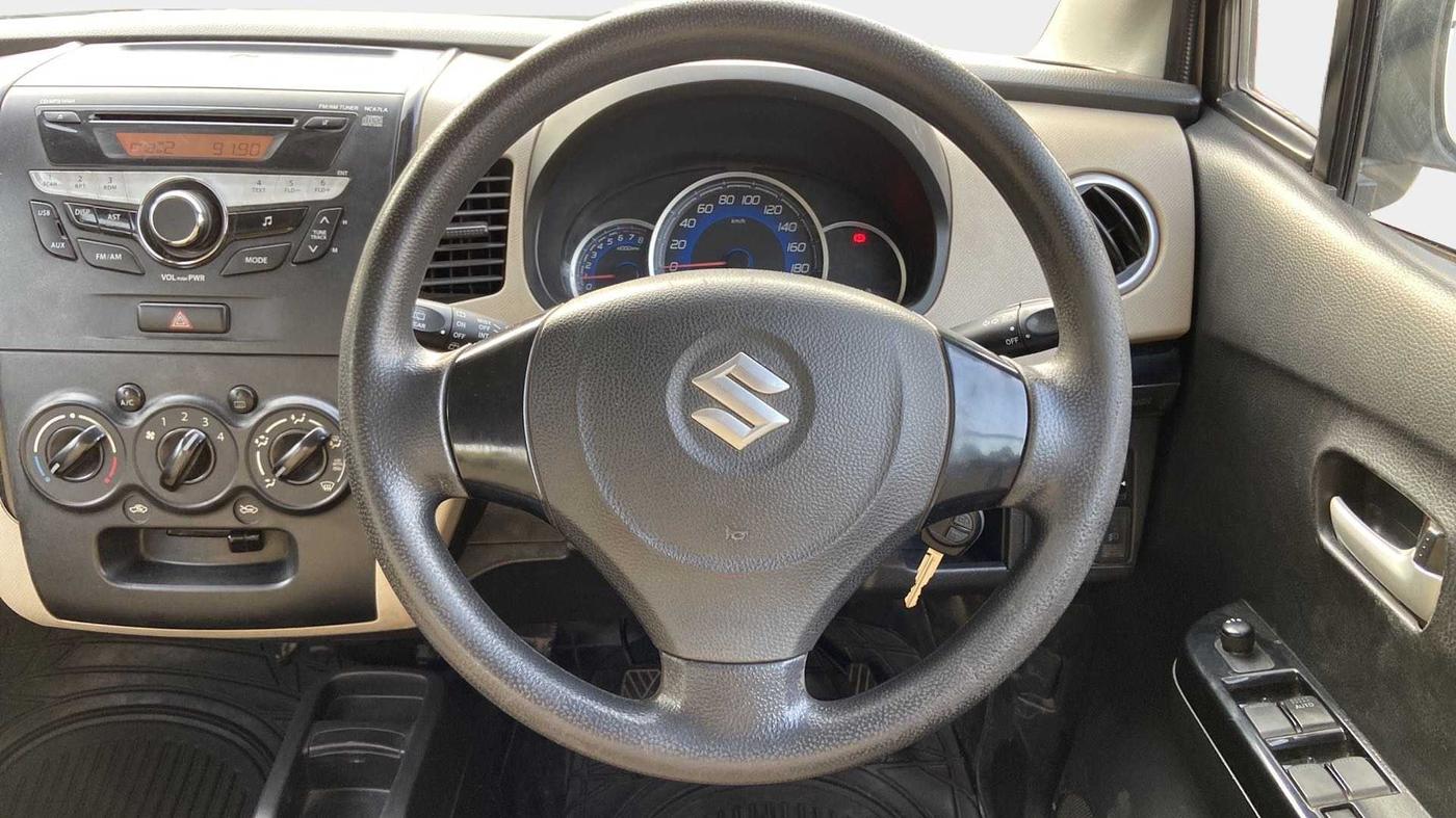 2017 Maruti Wagon R 1.0 VXI, Petrol, Manual, 50,723 km, Steering Wheel Close Up