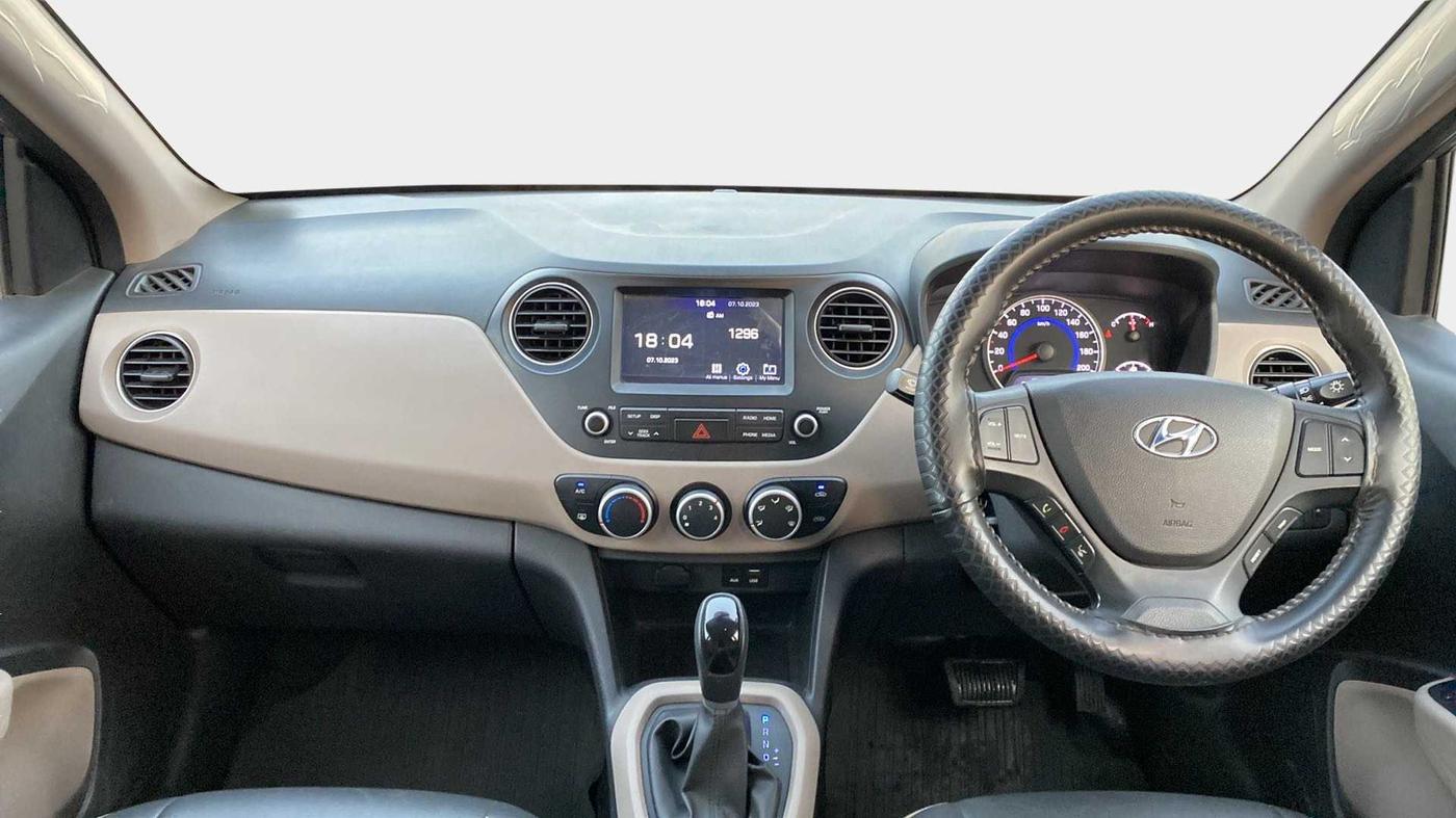 2019 Hyundai Grand i10 SPORTZ AT 1.2 KAPPA VTVT, Petrol, Automatic, 28,928 km, Dashboard