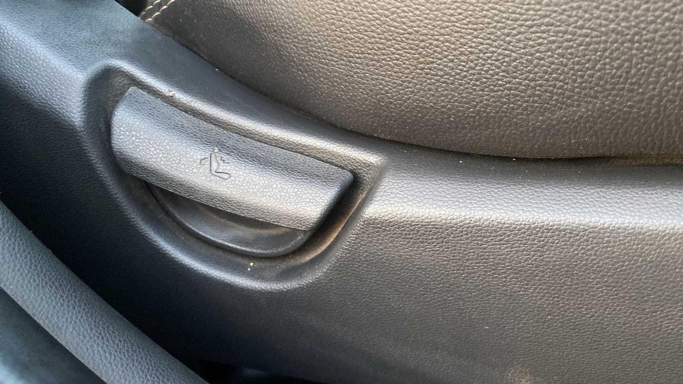 2019 Hyundai Grand i10 SPORTZ AT 1.2 KAPPA VTVT, Petrol, Automatic, 28,928 km, Driver Side Adjustment Panel