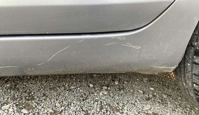 2014 Maruti Swift Dzire VXI, CNG, Manual, 78,803 km, Left running board - Slight discoloration
