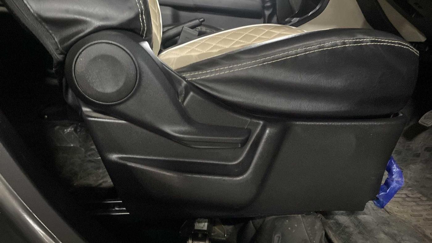 2021 Maruti New Wagon-R LXI CNG (O) 1.0, CNG, Manual, 16,447 km, Driver Side Adjustment Panel