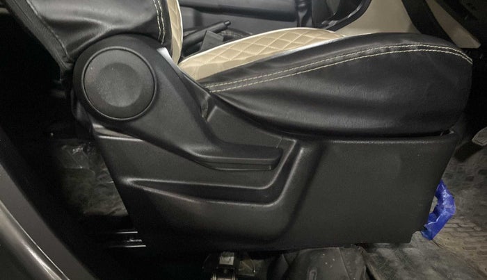 2021 Maruti New Wagon-R LXI CNG (O) 1.0, CNG, Manual, 16,447 km, Driver Side Adjustment Panel