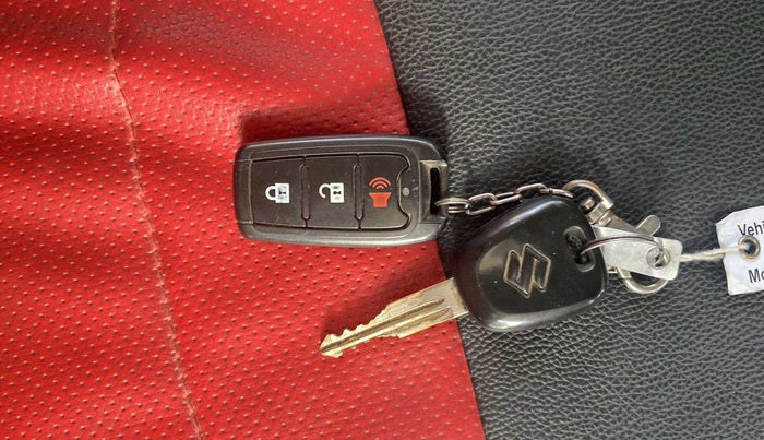 2011 Maruti Alto K10 VXI, Petrol, Manual, 59,125 km, Key Close Up