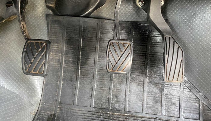 2010 Maruti Ritz VXI, Petrol, Manual, 98,599 km, Pedals