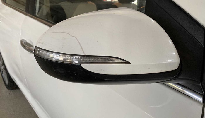 2019 Hyundai Verna 1.6 VTVT SX, Petrol, Manual, 70,362 km, Right rear-view mirror - Minor scratches