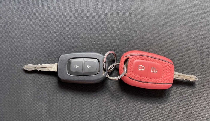 2022 Nissan MAGNITE XL, Petrol, Manual, 40,894 km, Key Close Up