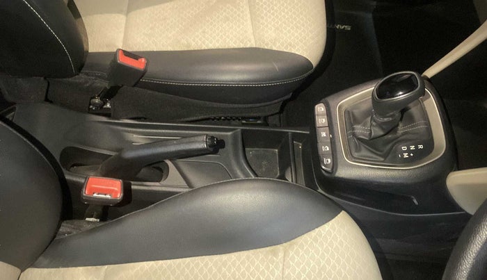 2019 Hyundai NEW SANTRO SPORTZ AMT, Petrol, Automatic, 7,646 km, Gear Lever