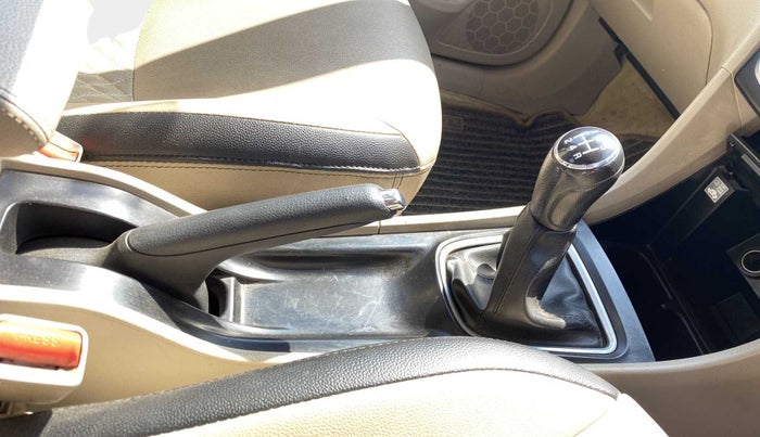 2018 Maruti Ciaz ZETA 1.4  MT PETROL, Petrol, Manual, 86,311 km, Gear Lever