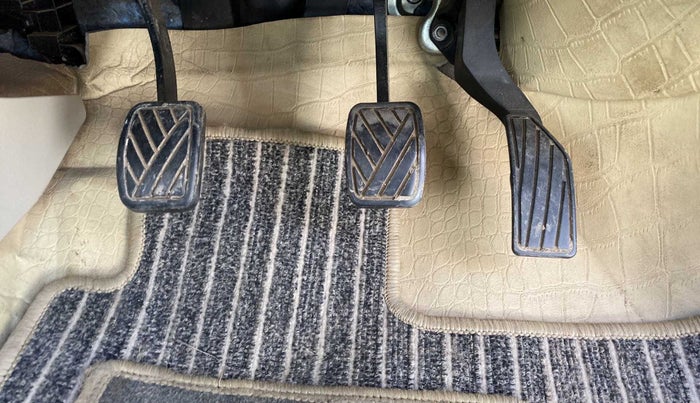 2018 Maruti Ciaz ZETA 1.4  MT PETROL, Petrol, Manual, 86,311 km, Pedals