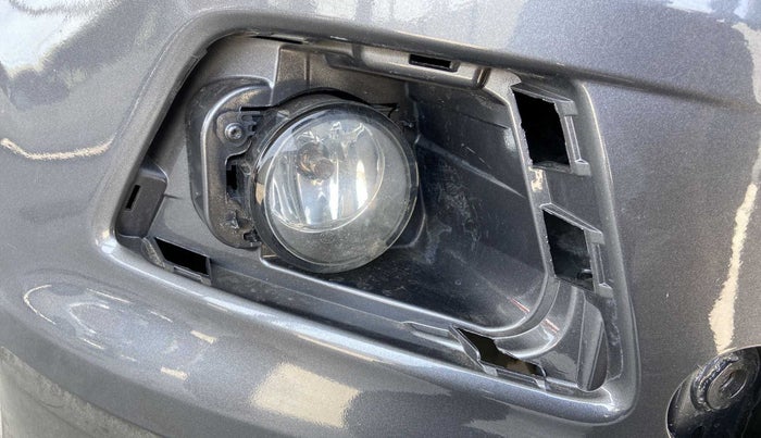 2017 Ford Ecosport TITANIUM 1.5L DIESEL, Diesel, Manual, 1,00,122 km, Right fog light - Fog Light cover missing