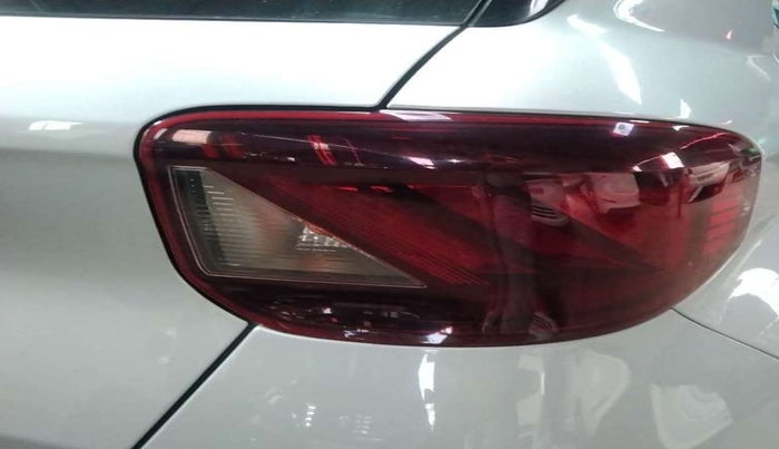 2021 Hyundai VENUE SX 1.5 CRDI, Diesel, Manual, 58,400 km, Right tail light - Minor scratches