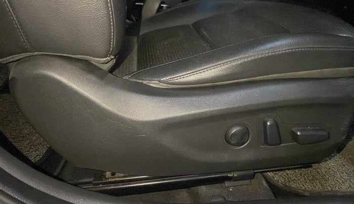 2018 Hyundai New Elantra 1.6 SX (O) AT DIESEL, Diesel, Automatic, 53,163 km, Driver Side Adjustment Panel