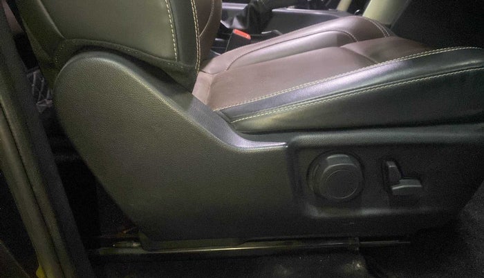 2023 Mahindra SCORPIO-N Z8 L DIESEL MT 4WD 7 STR, Diesel, Manual, 15,953 km, Driver Side Adjustment Panel