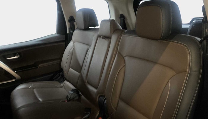 2023 Mahindra SCORPIO-N Z8 L DIESEL MT 4WD 7 STR, Diesel, Manual, 15,953 km, Right Side Rear Door Cabin
