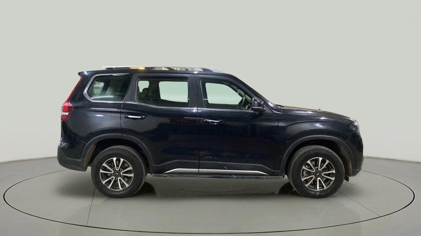 2023 Mahindra SCORPIO-N Z8 L DIESEL MT 4WD 7 STR, Diesel, Manual, 15,953 km, Right Side View