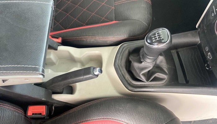 2022 Mahindra XUV300 W6 1.2 PETROL, Petrol, Manual, 18,538 km, Gear Lever