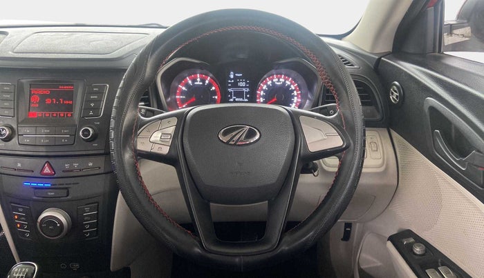 2022 Mahindra XUV300 W6 1.2 PETROL, Petrol, Manual, 18,538 km, Steering Wheel Close Up