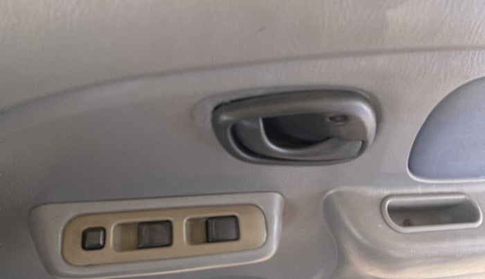 2014 Maruti Alto K10 VXI, Petrol, Manual, 39,781 km, Driver Side Door Panels Control