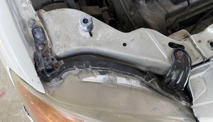 2014 Maruti Alto K10 VXI, Petrol, Manual, 39,781 km, Left headlight - Clamp has minor damage
