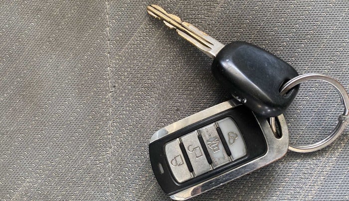 2014 Maruti Alto K10 VXI, Petrol, Manual, 39,781 km, Key Close Up