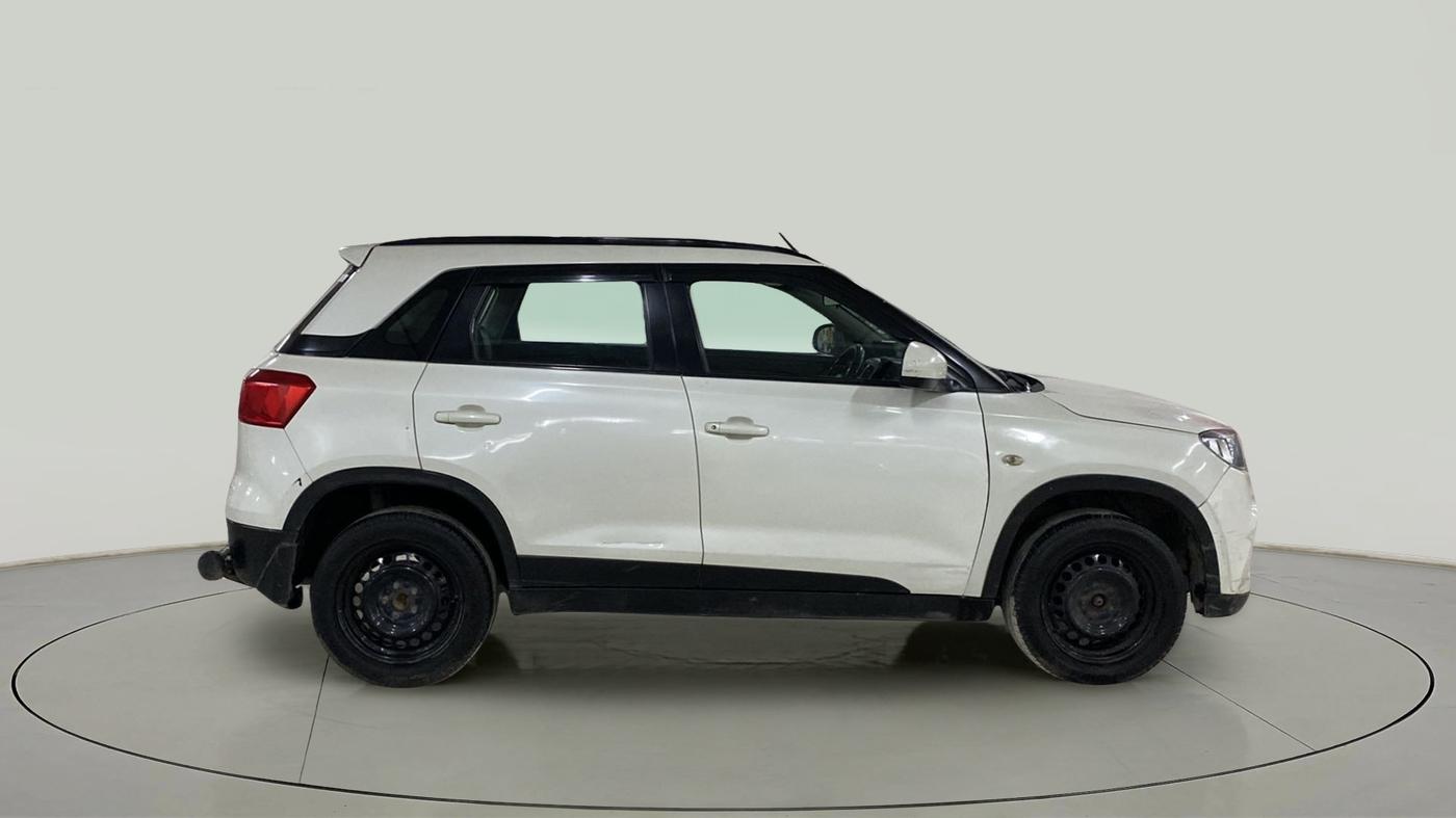2017 Maruti Vitara Brezza VDI (O), Diesel, Manual, 1,20,187 km, Right Side View