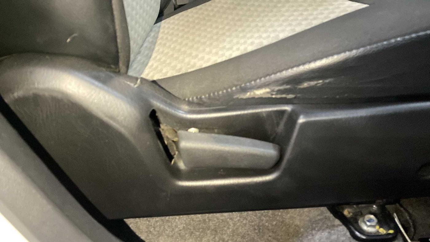 2019 Maruti Alto LXI, Petrol, Manual, 24,370 km, Driver Side Adjustment Panel