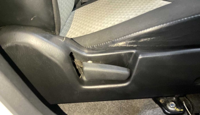2019 Maruti Alto LXI, Petrol, Manual, 24,370 km, Driver Side Adjustment Panel