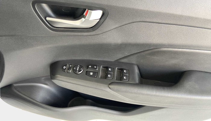 2020 Hyundai Verna SX (O) 1.0 TURBO DCT, Petrol, Automatic, 76,601 km, Driver Side Door Panels Control