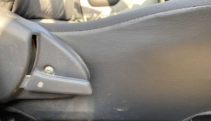 2016 Maruti Alto 800 LXI, Petrol, Manual, 59,020 km, Driver Side Adjustment Panel