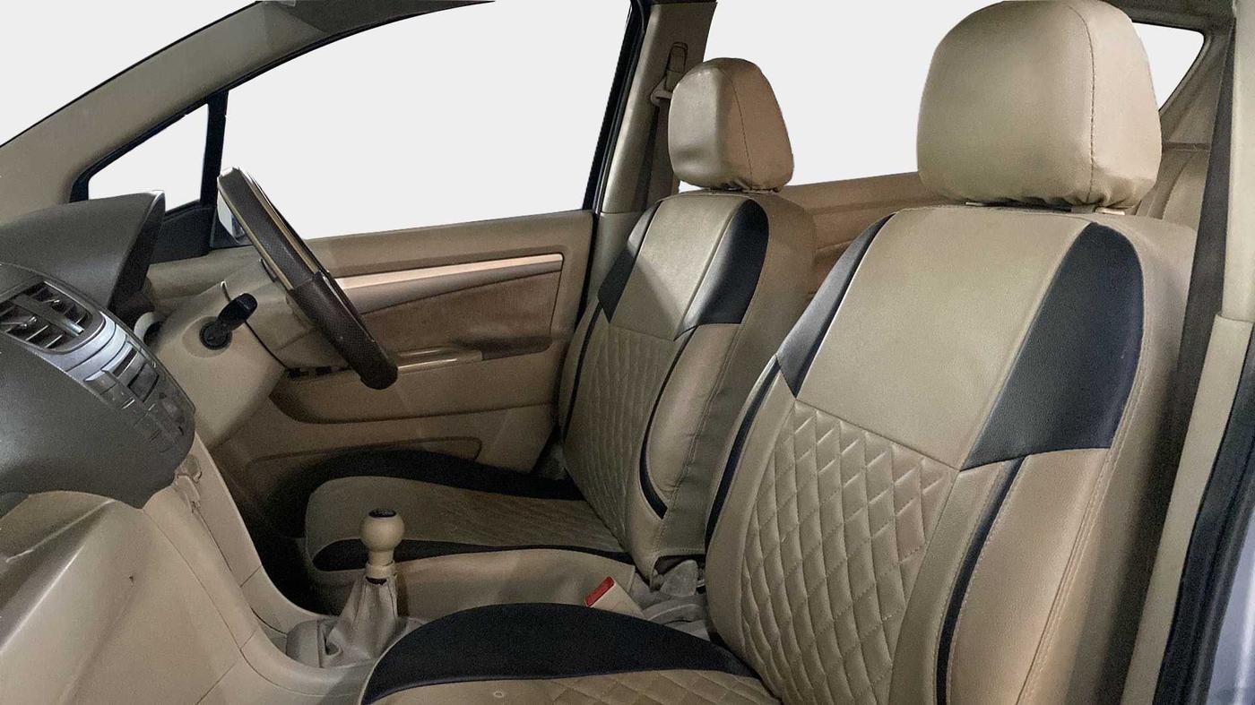 2013 Maruti Ertiga VDI, Diesel, Manual, 1,15,919 km, Right Side Front Door Cabin